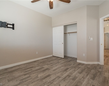 8611 Splendid Leaf Court - Photo Thumbnail 37