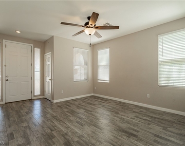 8611 Splendid Leaf Court - Photo Thumbnail 9
