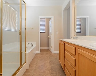 8611 Splendid Leaf Court - Photo Thumbnail 26