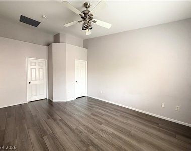 401 Pine Haven Street - Photo Thumbnail 12