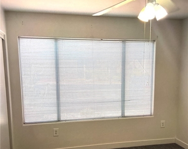 5710 E Tropicana Avenue - Photo Thumbnail 11