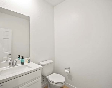 741 Foreign Reef Way - Photo Thumbnail 6