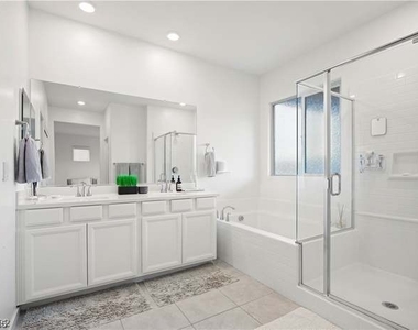 741 Foreign Reef Way - Photo Thumbnail 14