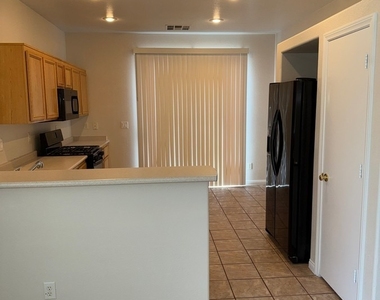 8475 Regal Hills Court - Photo Thumbnail 5