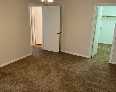 8475 Regal Hills Court - Photo Thumbnail 17