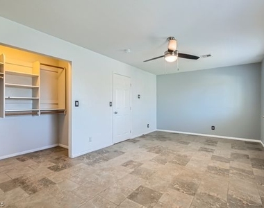 733 Strawberry Place - Photo Thumbnail 17