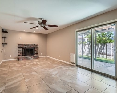733 Strawberry Place - Photo Thumbnail 8