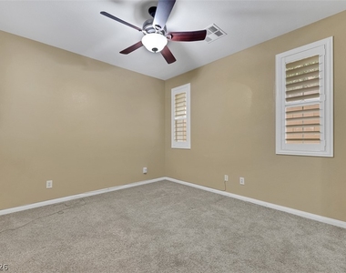 10345 Grizzly Creek Street - Photo Thumbnail 8