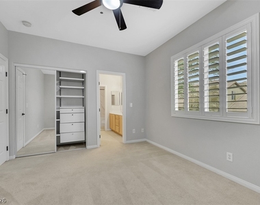 10345 Grizzly Creek Street - Photo Thumbnail 13