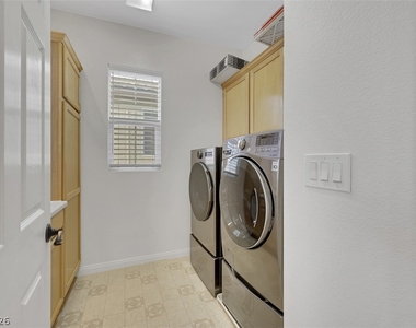 10345 Grizzly Creek Street - Photo Thumbnail 10