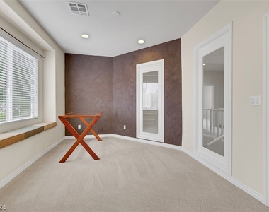 290 Spectacular Street - Photo Thumbnail 11