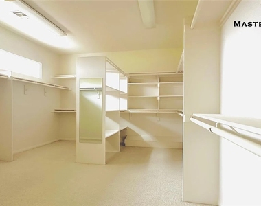 2443 Ping Drive - Photo Thumbnail 9