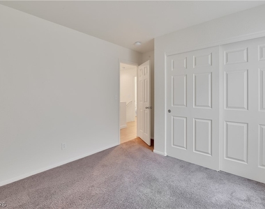 9905 Mustang Creek Way - Photo Thumbnail 16