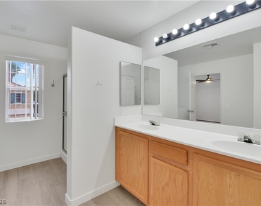 9905 Mustang Creek Way - Photo Thumbnail 13