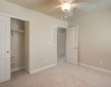 8744 Traveling Breeze Avenue - Photo Thumbnail 29