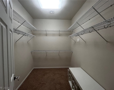 7633 Lani Dawn Street - Photo Thumbnail 14