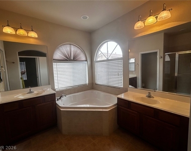 7633 Lani Dawn Street - Photo Thumbnail 16