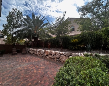 7633 Lani Dawn Street - Photo Thumbnail 11