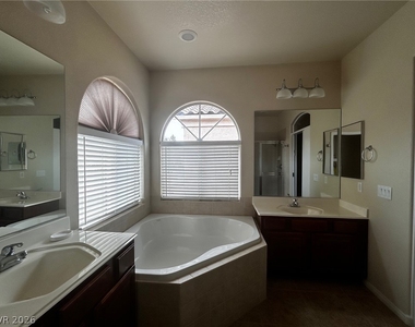 7633 Lani Dawn Street - Photo Thumbnail 15