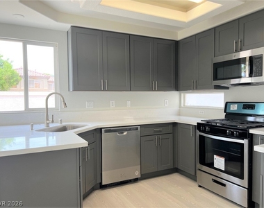 10108 Basalt Hollow Avenue - Photo Thumbnail 11