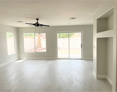 10108 Basalt Hollow Avenue - Photo Thumbnail 3