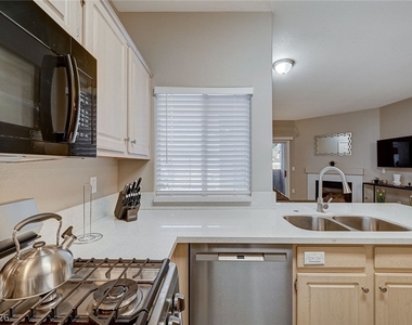855 N Stephanie Street - Photo Thumbnail 8