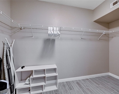855 N Stephanie Street - Photo Thumbnail 13