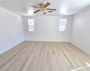 5034 Aesop Avenue - Photo Thumbnail 8