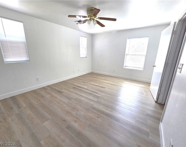 5034 Aesop Avenue - Photo Thumbnail 9