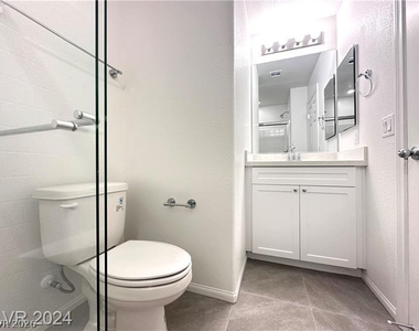 6172 Garden Crest Street - Photo Thumbnail 5