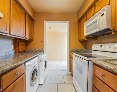 2843 Geary Place - Photo Thumbnail 11