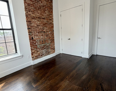 3021 Tilden Avenue - Photo Thumbnail 9