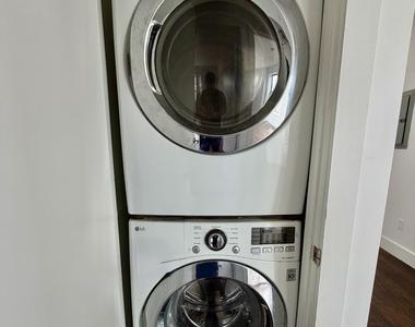 3021 Tilden Avenue - Photo Thumbnail 19