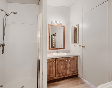 6105 Berthelot Lane - Photo Thumbnail 9