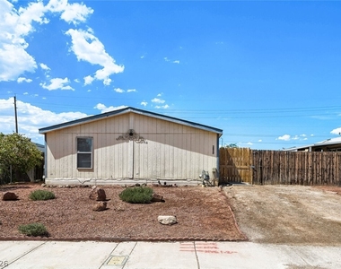 6105 Berthelot Lane - Photo Thumbnail 16