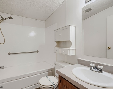 6105 Berthelot Lane - Photo Thumbnail 13