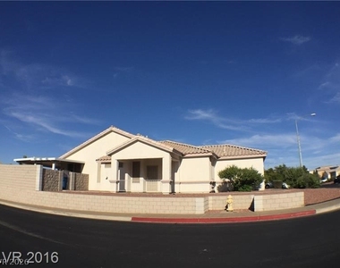 1010 Seaside Daisy Court - Photo Thumbnail 2