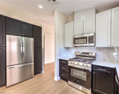 8305 Windrush Avenue - Photo Thumbnail 35
