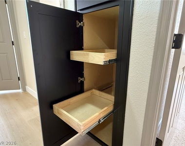8305 Windrush Avenue - Photo Thumbnail 18