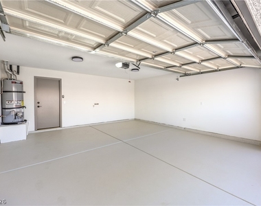 8305 Windrush Avenue - Photo Thumbnail 49