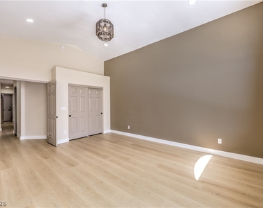 8305 Windrush Avenue - Photo Thumbnail 20