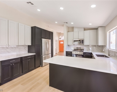 8305 Windrush Avenue - Photo Thumbnail 10