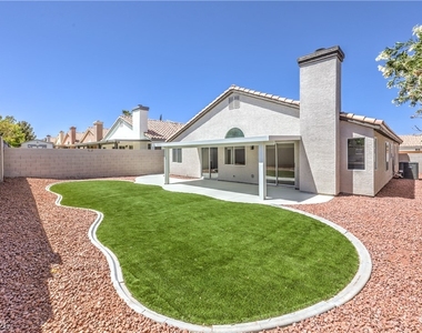 8305 Windrush Avenue - Photo Thumbnail 4