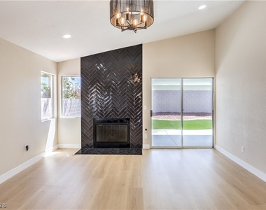8305 Windrush Avenue - Photo Thumbnail 14