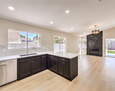 8305 Windrush Avenue - Photo Thumbnail 13