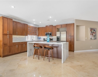 10617 Redwood Grove Avenue - Photo Thumbnail 6