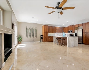 10617 Redwood Grove Avenue - Photo Thumbnail 7