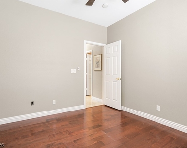 10617 Redwood Grove Avenue - Photo Thumbnail 18