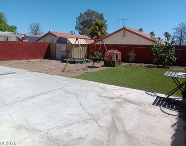 121 Logansberry Lane - Photo Thumbnail 2