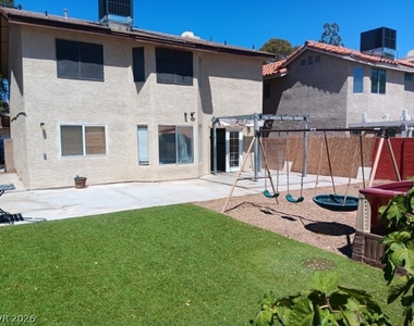 121 Logansberry Lane - Photo Thumbnail 7